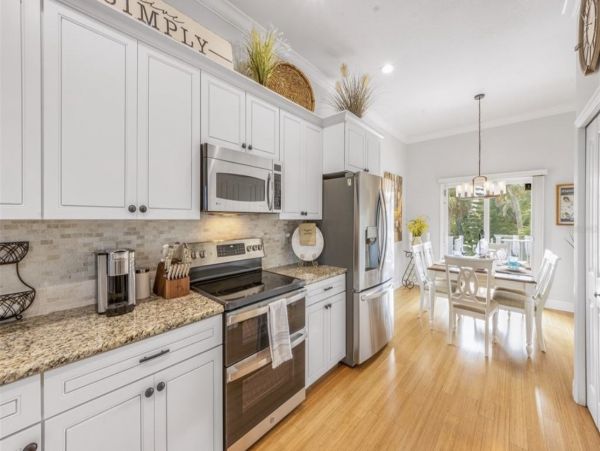 Three Bedrooms Luxury Home With Golf Cart Included