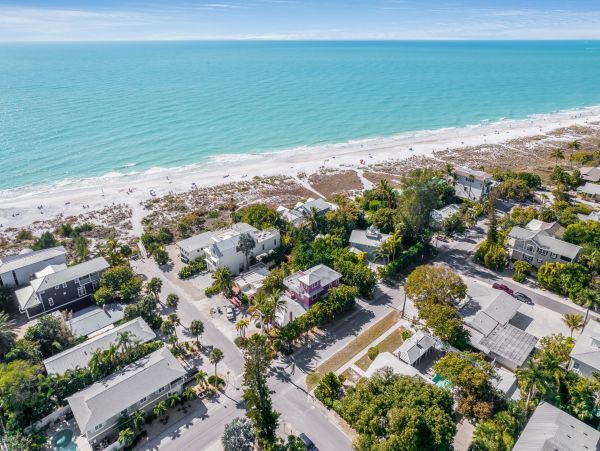 Three Bedrooms Luxury Home With Golf Cart Included