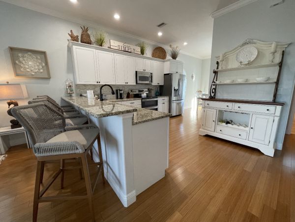 Three Bedrooms Luxury Home With Golf Cart Included
