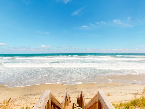 Corolla Vacation Home Eight Bedroom On Beach