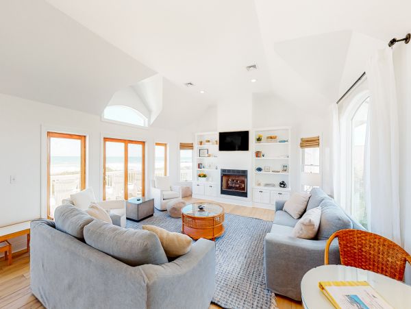 Corolla Vacation Home Eight Bedroom On Beach