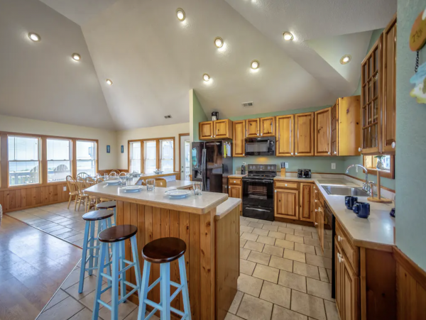 Outerbanks Eight Bedroom Vacation Rental Home