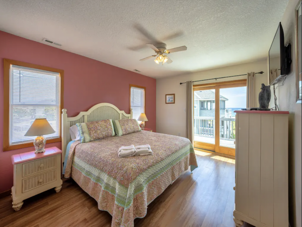 Outerbanks Eight Bedroom Vacation Rental Home