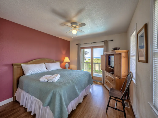 Outerbanks Eight Bedroom Vacation Rental Home