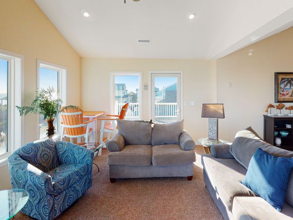 Corolla Oceanfront Eight Bedroom Home Pool, Hot Tub, & More!