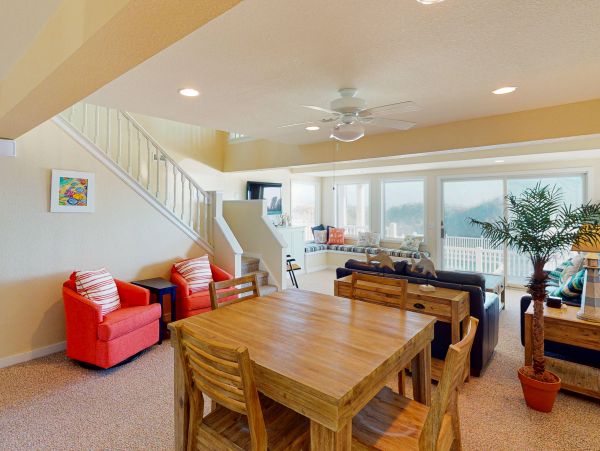 Corolla Oceanfront Eight Bedroom Home Pool, Hot Tub, & More!