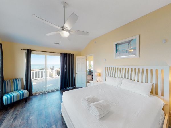Corolla Oceanfront Eight Bedroom Home Pool, Hot Tub, & More!
