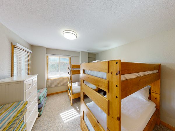 Corolla Oceanfront Eight Bedroom Home Pool, Hot Tub, & More!