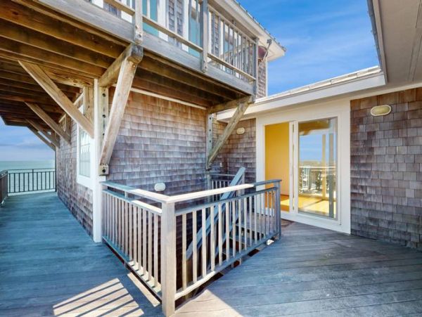 Luxury Buxton Vacation Rental with Stunning Sound Front Views