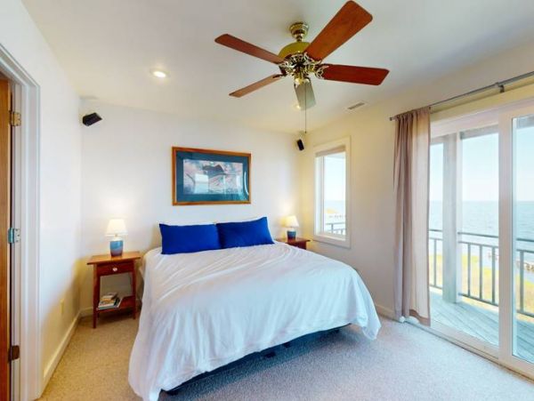 Luxury Buxton Vacation Rental with Stunning Sound Front Views