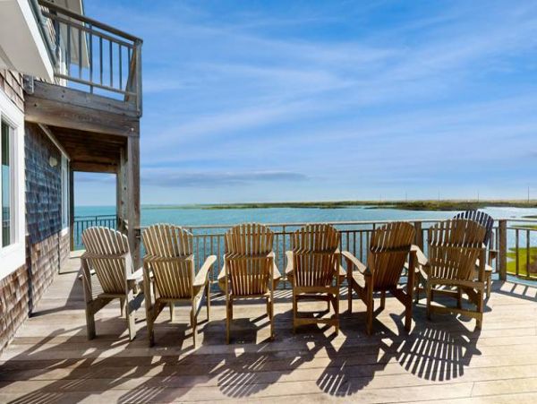 Luxury Buxton Vacation Rental with Stunning Sound Front Views