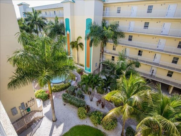 Beachfront Treasure Island Vacation Condo Three Bedroom