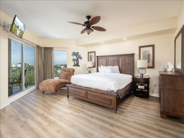 Beachfront Treasure Island Vacation Condo Three Bedroom