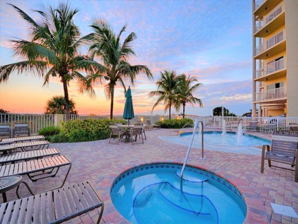 Beachfront Treasure Island Vacation Condo Three Bedroom