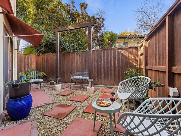 Santa Barbara Vacation Home Two Bedroom Walk to Beach