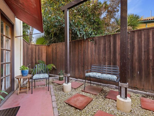 Santa Barbara Vacation Home Two Bedroom Walk to Beach