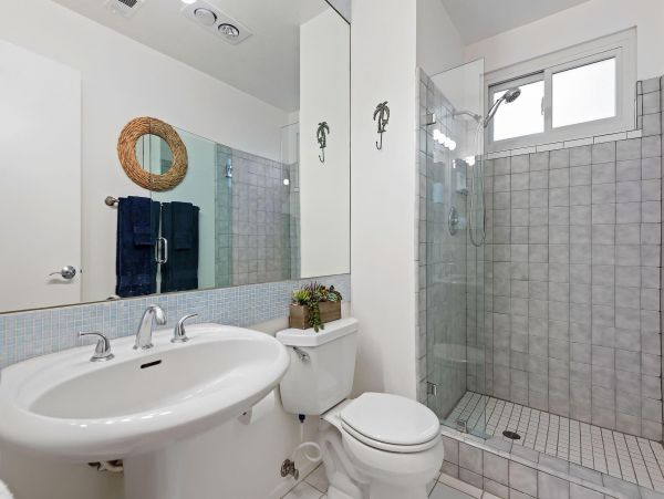 Santa Barbara Vacation Home Two Bedroom Walk to Beach