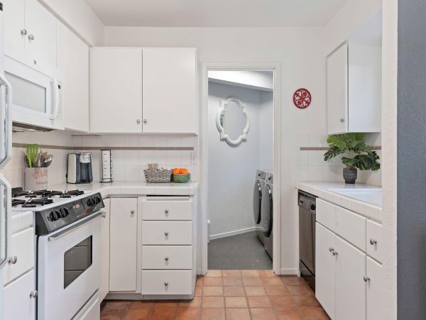 Santa Barbara Vacation Home Two Bedroom Walk to Beach