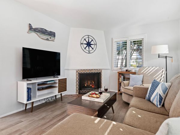 Santa Barbara Vacation Home Two Bedroom Walk to Beach