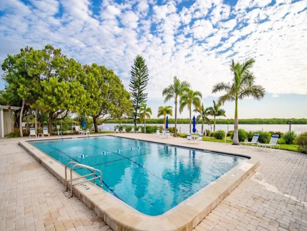 Lovely 2 Bedroom Condo in Longboat Key