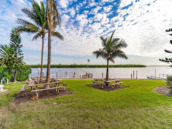 Lovely 2 Bedroom Condo in Longboat Key