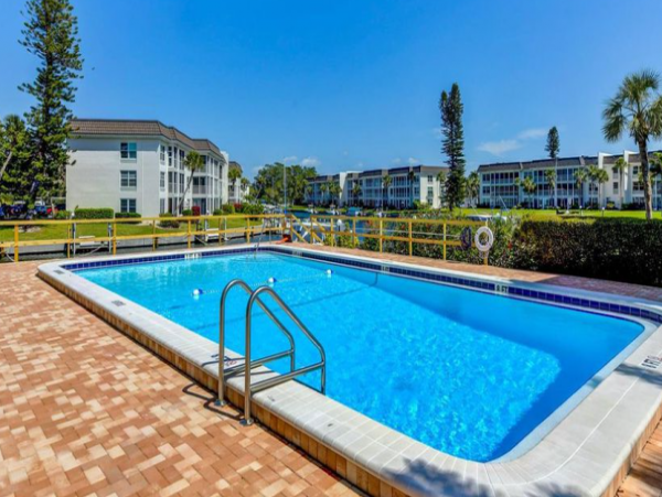 Lovely 2 Bedroom Condo in Longboat Key