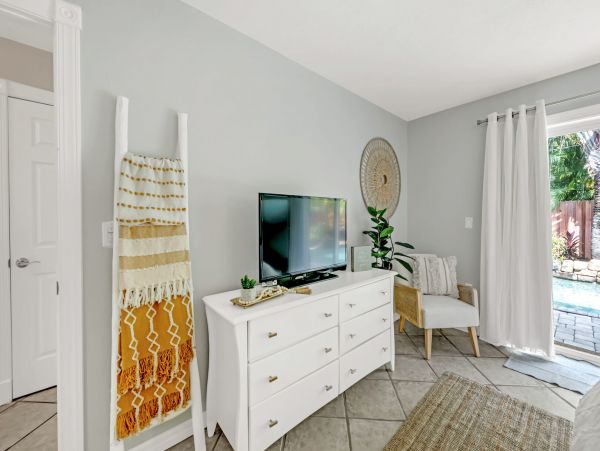 Holmes Beach Vacation Duplex Two Bedroom Walk to Beach