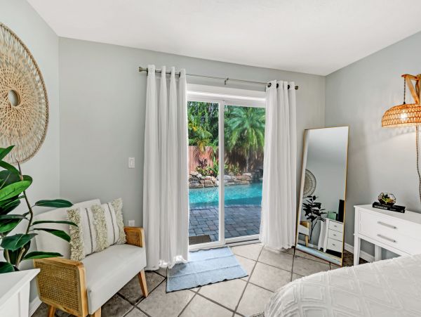 Holmes Beach Vacation Duplex Two Bedroom Walk to Beach