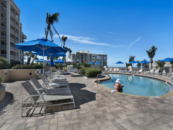Beachfront Luxury Vacation Condo with Great Amenities