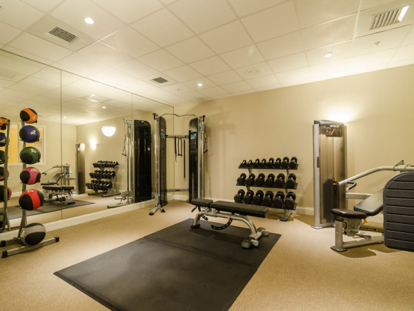 Beachfront Luxury Vacation Condo with Great Amenities