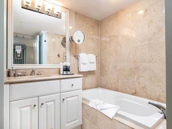 Luxury Suite with Ocean Views in Marco Island Sleeps Four