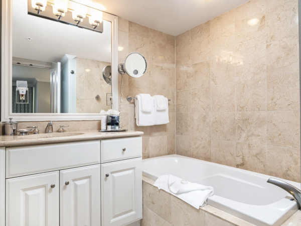 Luxury Suite with Ocean Views in Marco Island Sleeps Four