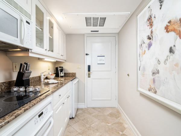 Luxury Suite with Ocean Views in Marco Island Sleeps Four