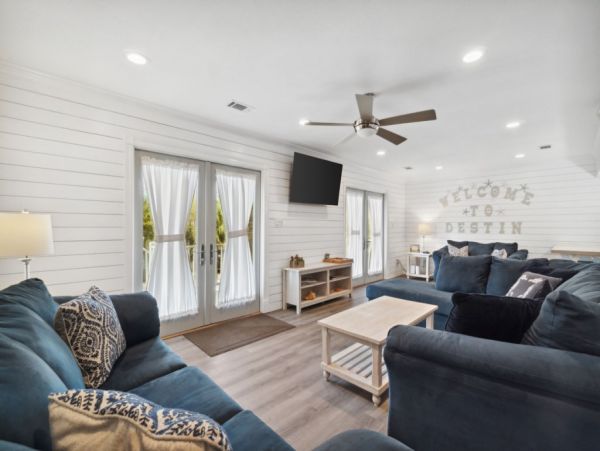 Luxury Home with Private Pool Upscale Neighborhood in Frangista Beach