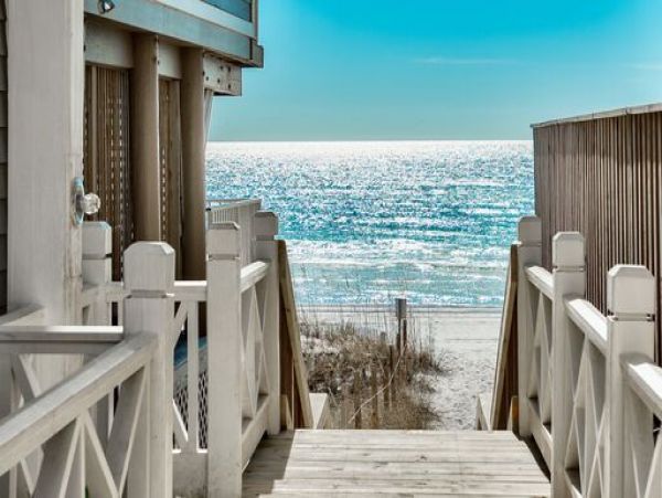 Luxury Home with Private Pool Upscale Neighborhood in Frangista Beach