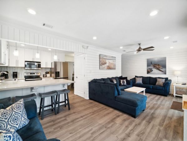 Luxury Home with Private Pool Upscale Neighborhood in Frangista Beach