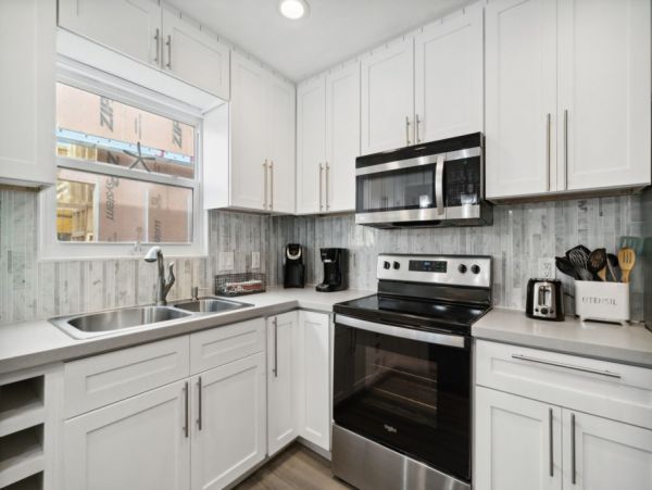 Luxury Home with Private Pool Upscale Neighborhood in Frangista Beach