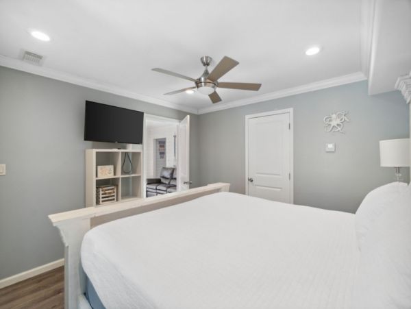 Luxury Home with Private Pool Upscale Neighborhood in Frangista Beach
