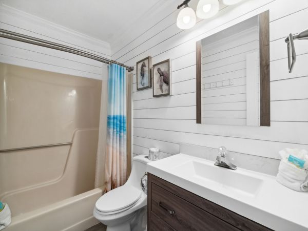 Luxury Home with Private Pool Upscale Neighborhood in Frangista Beach