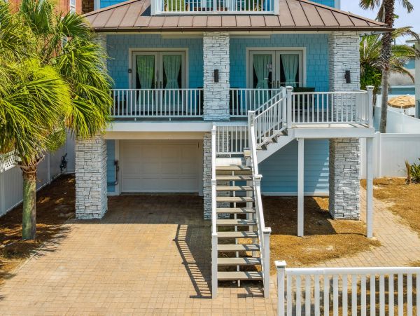 Luxury Home with Private Pool Upscale Neighborhood in Frangista Beach