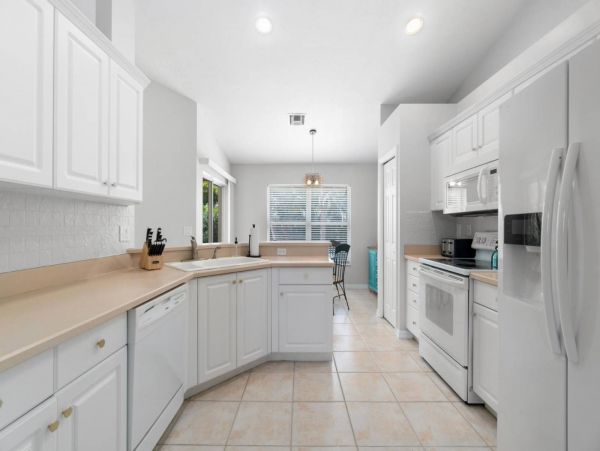 Marco Island Vacation Home Three Bedroom Walk to Beach