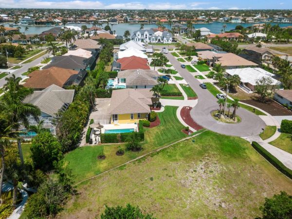 Marco Island Vacation Home Three Bedroom Walk to Beach