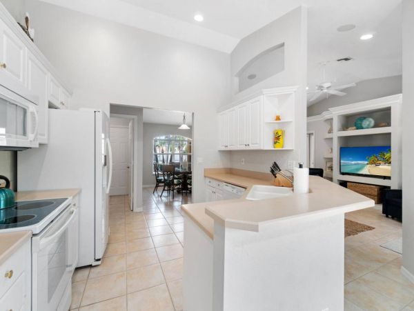 Marco Island Vacation Home Three Bedroom Walk to Beach