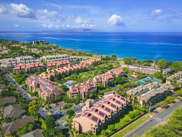 Kihei Vacation Condo Two Bedroom Walk to Beach