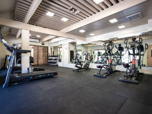 Upscale Two Bedroom Vacation Condo in Wailea