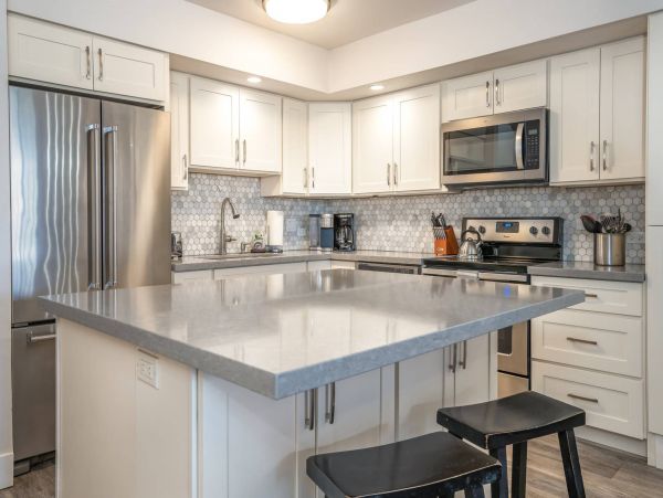 Upscale Two Bedroom Vacation Condo in Wailea