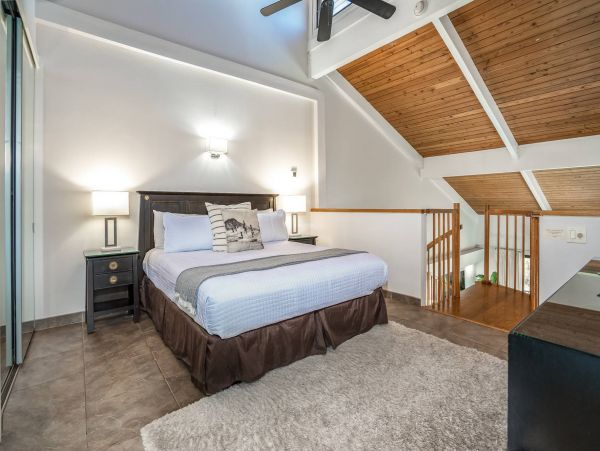 Upscale Two Bedroom Vacation Condo in Wailea