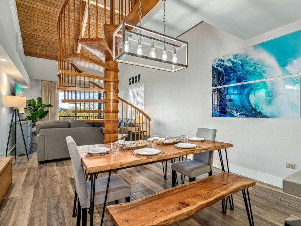 Upscale Two Bedroom Vacation Condo in Wailea