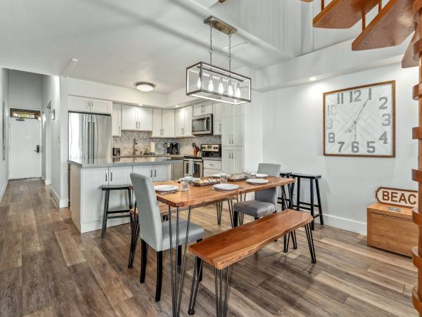 Upscale Two Bedroom Vacation Condo in Wailea
