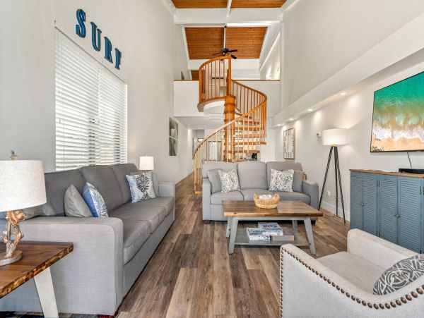Upscale Two Bedroom Vacation Condo in Wailea